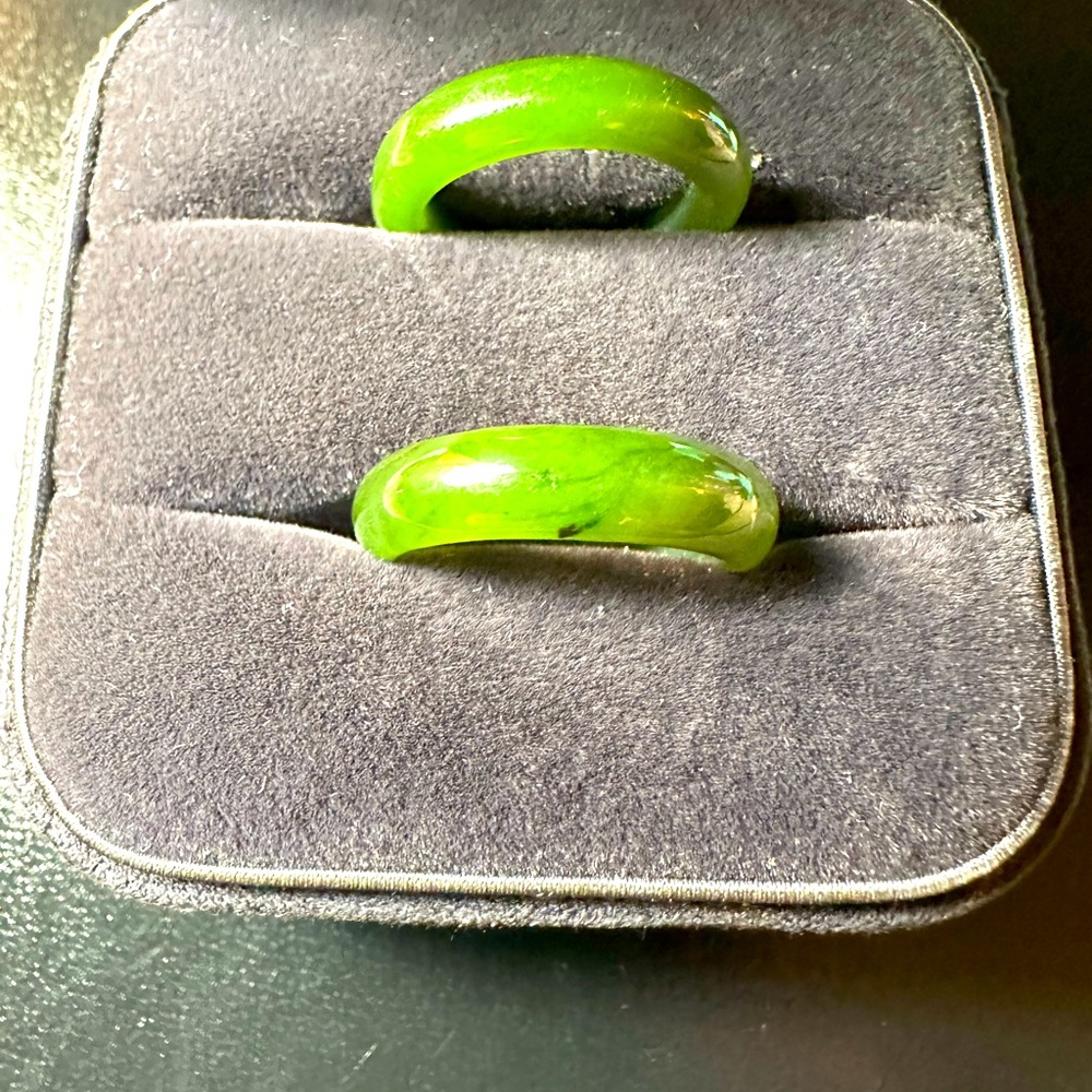 Matching JADE Bangle & Rings - Picture 6 of 8